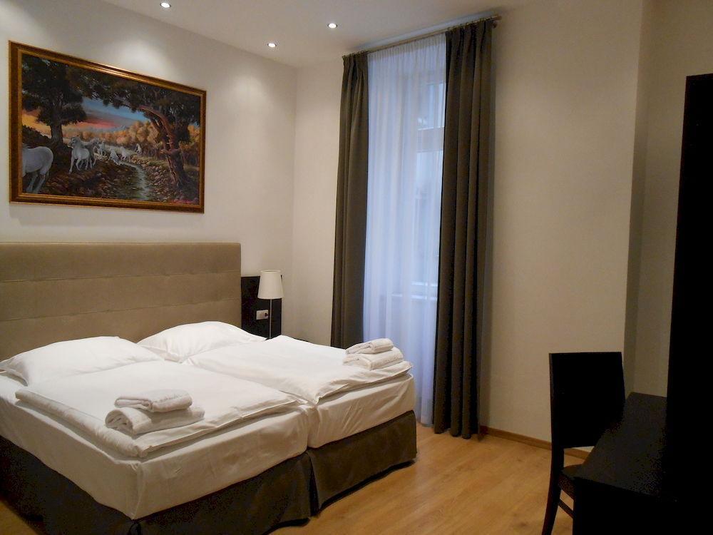 The Palace Suites And Apartments Prague Exterior photo